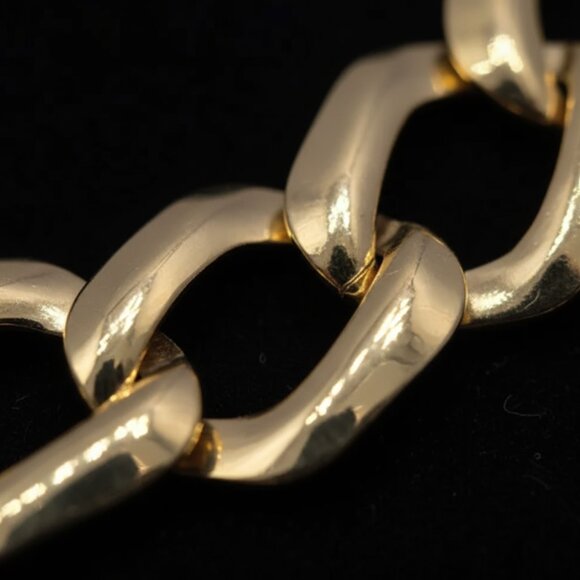 Boutique Goldtone Chain Link Necklace In Excellent Condition - Picture 4 of 6